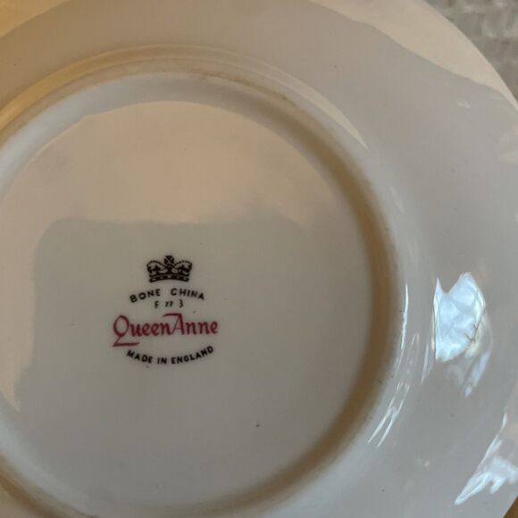 Queen Anne Fine Bone China TeaCup And Saucer Yellow green Floral With Gold Trim - Picture 6 of 8